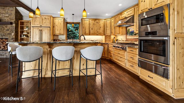 956 Carr Creek Rd, Sandpoint, ID 83864