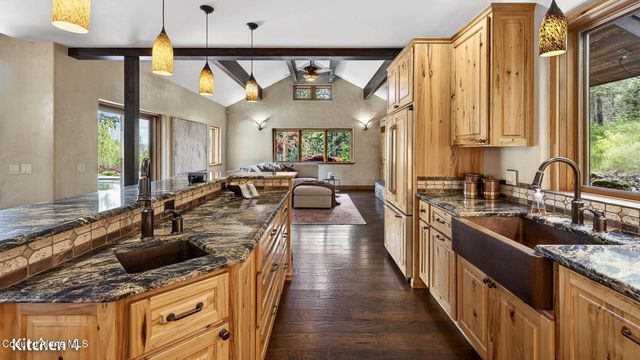 956 Carr Creek Rd, Sandpoint, ID 83864