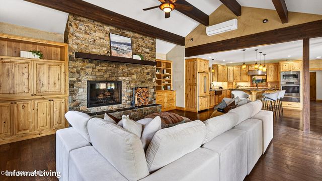 956 Carr Creek Rd, Sandpoint, ID 83864