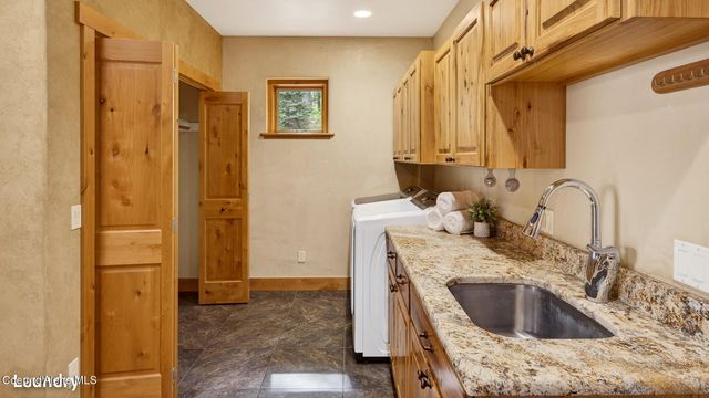 956 Carr Creek Rd, Sandpoint, ID 83864