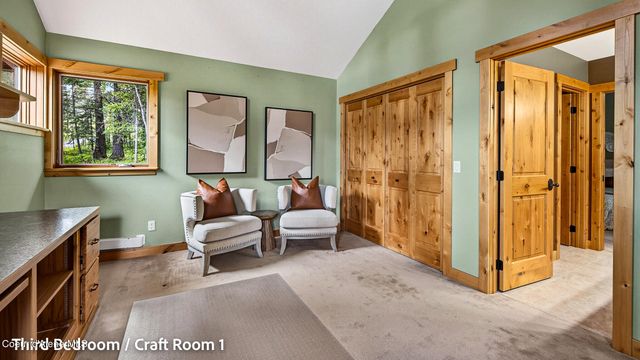956 Carr Creek Rd, Sandpoint, ID 83864