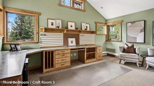 956 Carr Creek Rd, Sandpoint, ID 83864