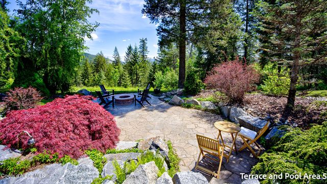 956 Carr Creek Rd, Sandpoint, ID 83864