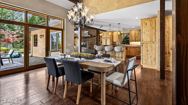956 Carr Creek Rd, Sandpoint, ID 83864