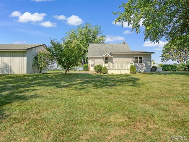 2622 Kaiser Road, New Athens, IL 62264