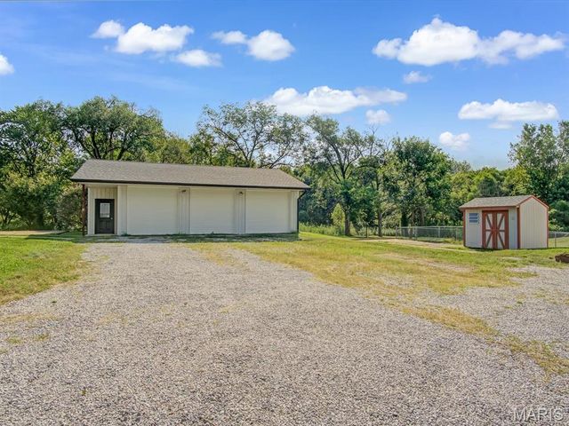 2622 Kaiser Road, New Athens, IL 62264