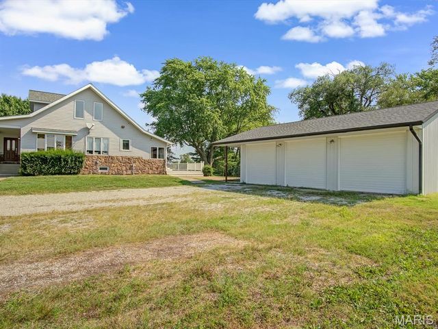 2622 Kaiser Road, New Athens, IL 62264