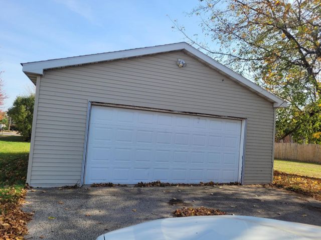 1101 21st Street, Zion, IL 60099