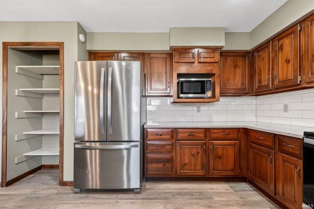 1407 Deerbrook Court, Bluffton, IN 46714