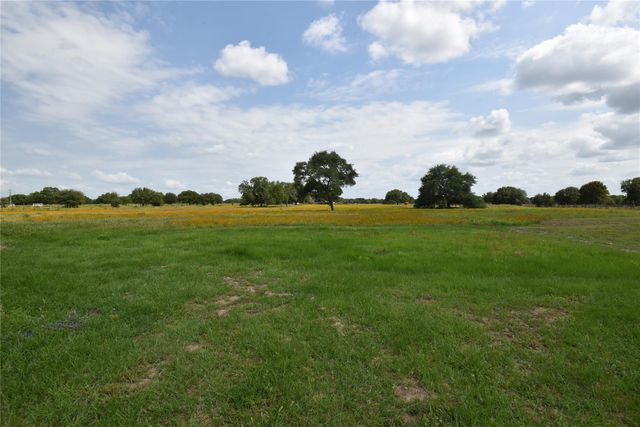 13337 Us Highway 90a E, Hallettsville, TX 77964