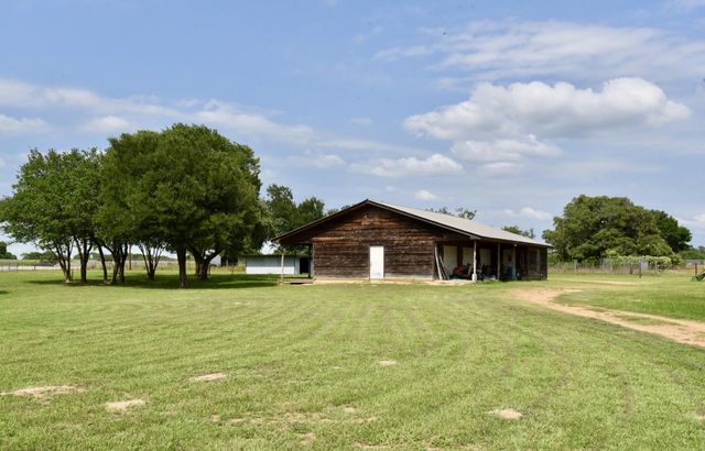 13337 Us Highway 90a E, Hallettsville, TX 77964