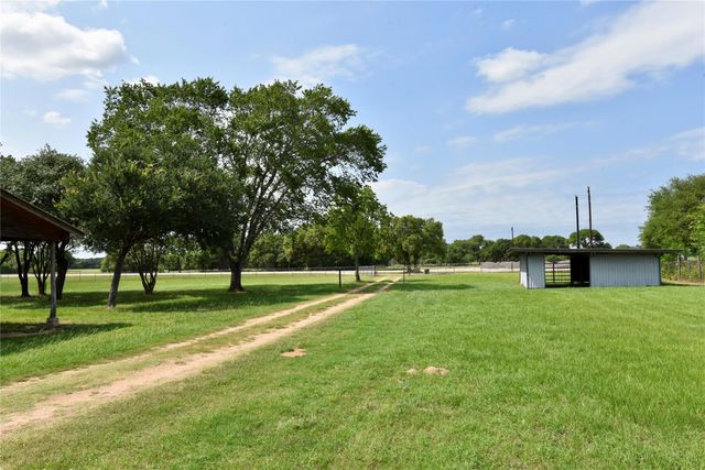 13337 Us Highway 90a E, Hallettsville, TX 77964