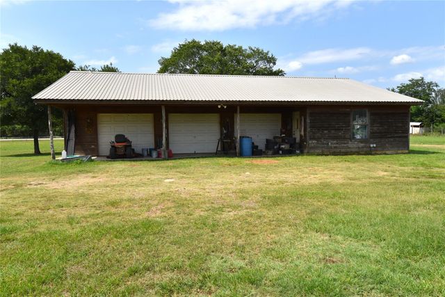 13337 Us Highway 90a E, Hallettsville, TX 77964