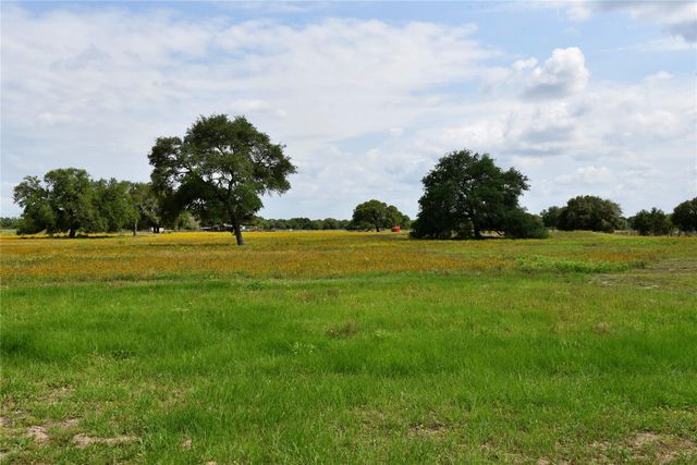 13337 Us Highway 90a E, Hallettsville, TX 77964