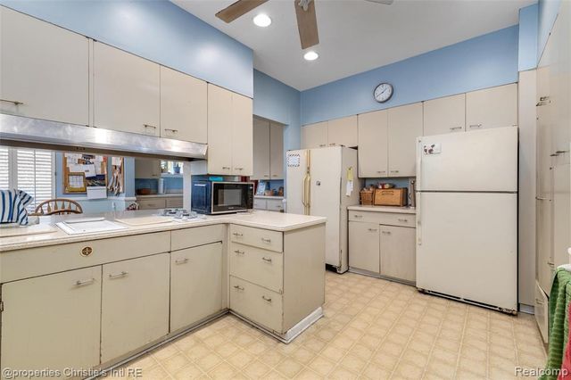 1686 Balmoral Drive, Detroit, MI 48203