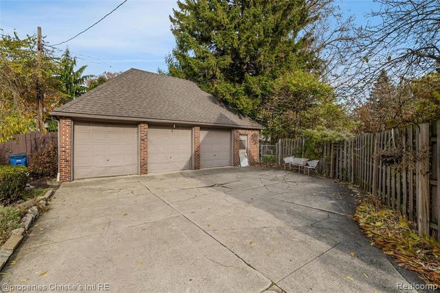 1686 Balmoral Drive, Detroit, MI 48203