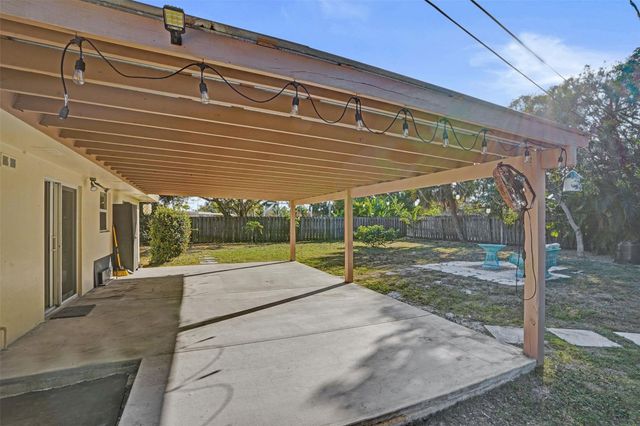 820 SE 4th Avenue, Delray Beach, FL 33483