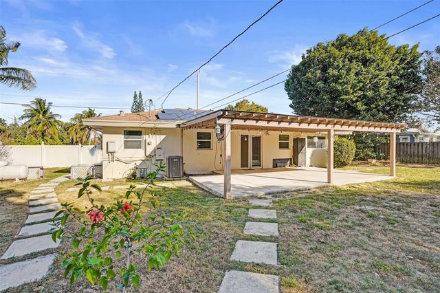 820 SE 4th Avenue, Delray Beach, FL 33483