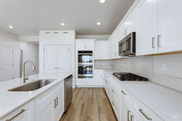 11257 Aspen Hill Dr, Caldwell, ID 83605