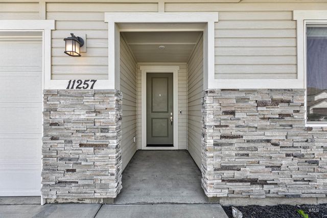 11257 Aspen Hill Dr, Caldwell, ID 83605