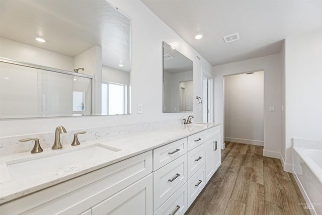 11257 Aspen Hill Dr, Caldwell, ID 83605