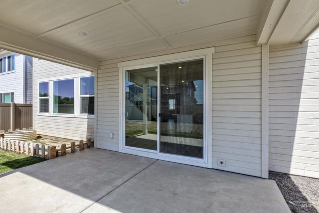 11257 Aspen Hill Dr, Caldwell, ID 83605