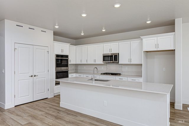 11257 Aspen Hill Dr, Caldwell, ID 83605