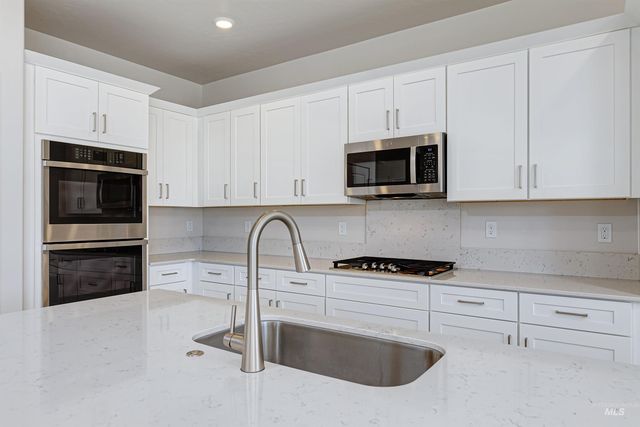 11257 Aspen Hill Dr, Caldwell, ID 83605