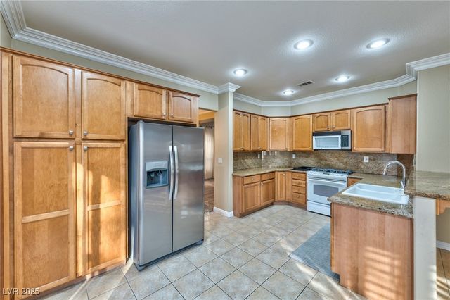 809 Royal Birch Lane, Las Vegas, NV 89144