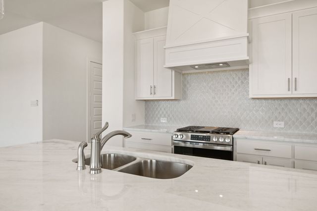 208 Basalt Lane, Reno, TX 76020