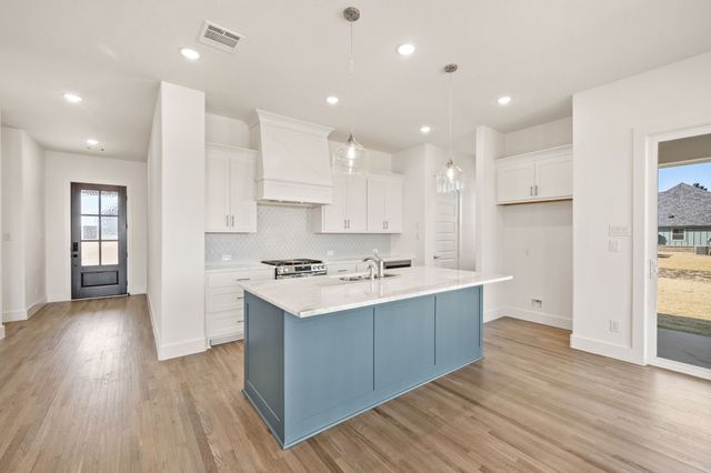 208 Basalt Lane, Reno, TX 76020