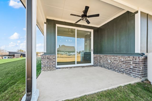 208 Basalt Lane, Reno, TX 76020