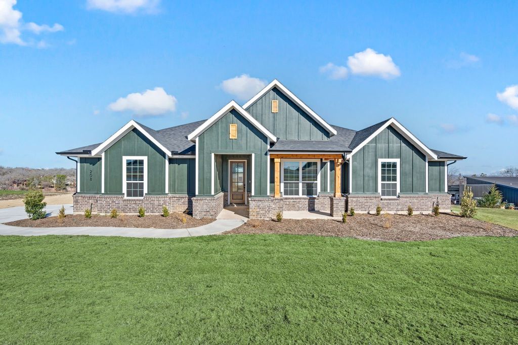 208 Basalt Lane, Reno, TX 76020