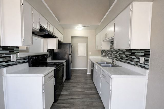 1122 Millview Drive 2004, Arlington, TX 76012