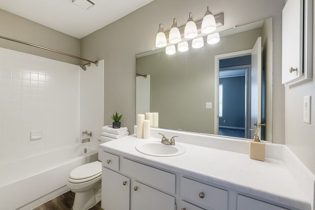 1122 Millview Drive 2004, Arlington, TX 76012