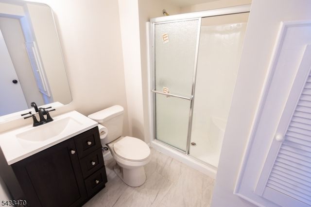 9 Bernath St, Carteret Boro, NJ 07008