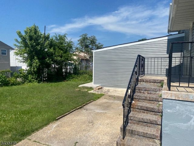 9 Bernath St, Carteret Boro, NJ 07008