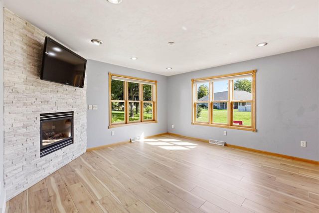4816 N APPLE ROAD, Appleton, WI 54913