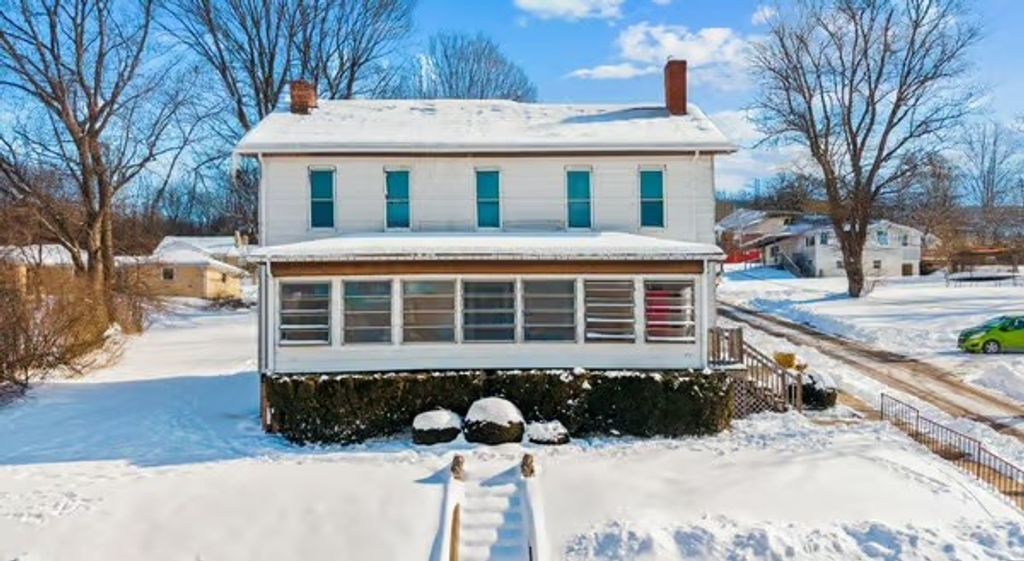 125 Center Ave, Burgettstown Boro, PA 15021