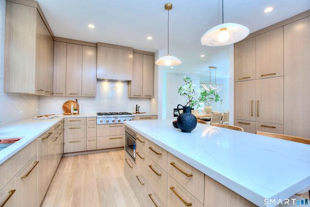 19 East Horseshoe Lane, Westport, CT 06880