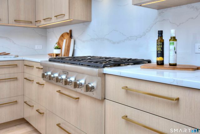 19 East Horseshoe Lane, Westport, CT 06880