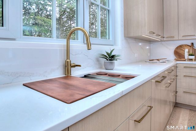 19 East Horseshoe Lane, Westport, CT 06880