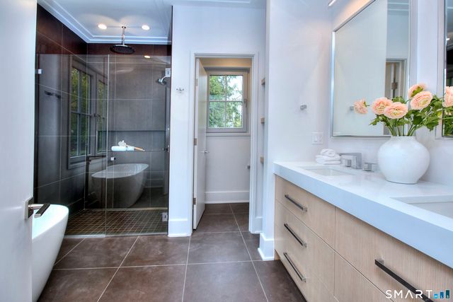 19 East Horseshoe Lane, Westport, CT 06880