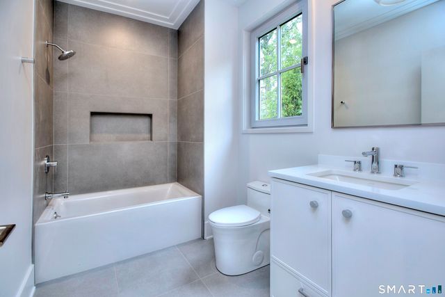 19 East Horseshoe Lane, Westport, CT 06880