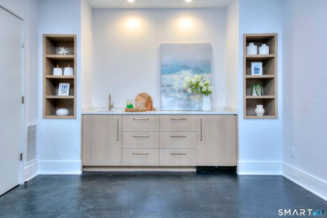 19 East Horseshoe Lane, Westport, CT 06880