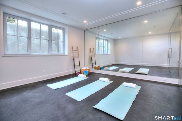 19 East Horseshoe Lane, Westport, CT 06880