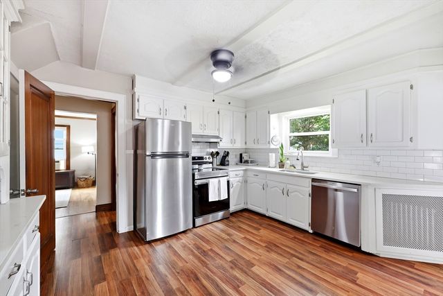 66 Rencelau St, Springfield, MA 01118