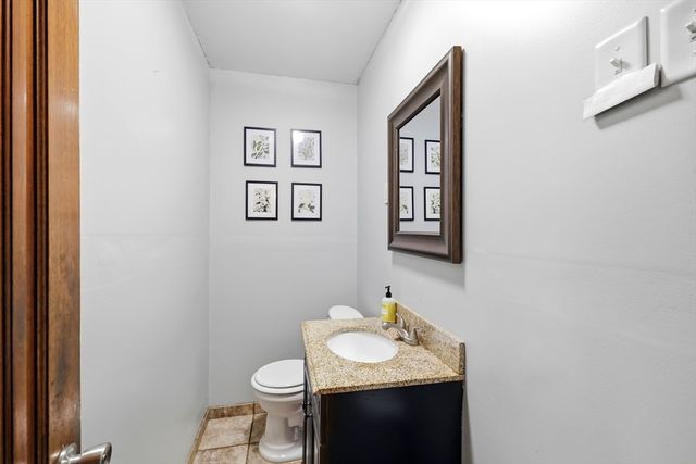 66 Rencelau St, Springfield, MA 01118