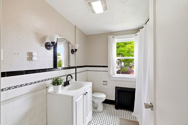 66 Rencelau St, Springfield, MA 01118
