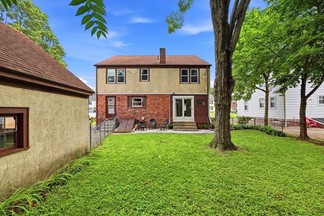 66 Rencelau St, Springfield, MA 01118